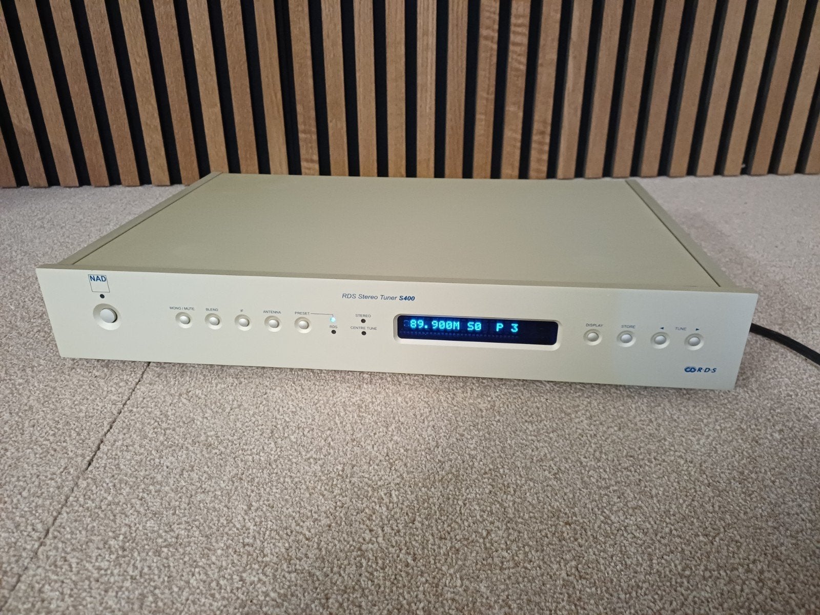Foto 3 van NAD S400 RDS Stereo Tuner - Hoogwaardige Radio-ontvanger