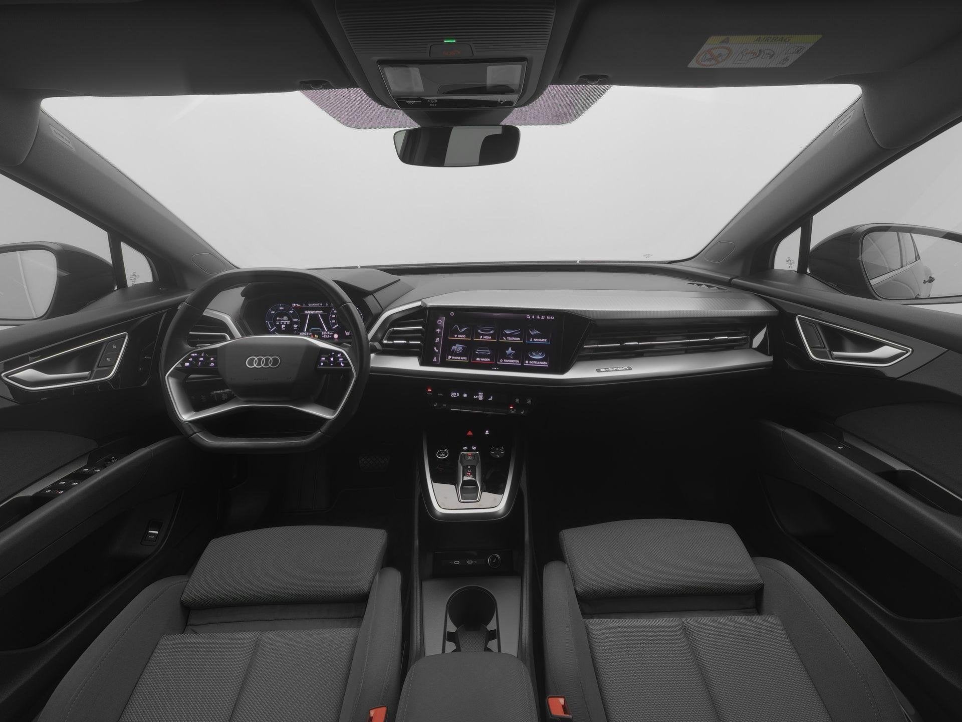 Audi Q4 e-tron S-line | 95,5% | Matrix LED | Stoelverwarming, Auto's, Automaat, Gebruikt, Zwart, 82 kWh