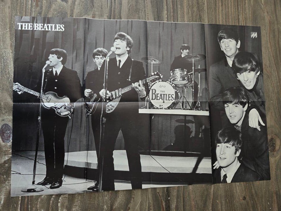 Muziek Expres Poster: John Lennon / The Beatles, Rechthoekig Staand, Ophalen of Verzenden, Zo goed als nieuw, A1 t/m A3