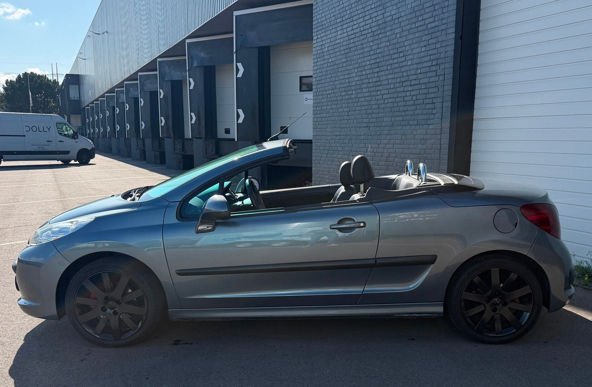 Peugeot 207 CC 1.6-16V T Sport CARPLAY/LEDER/CRUISE/CLIMA/ST, Gebruikt, Zwart, 4 cilinders, 4 stoelen