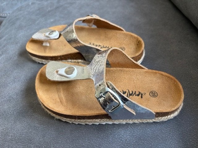 Develab teenslippers zilver maat 29 nieuw, Overige typen, Nieuw, Ophalen of Verzenden, Develab