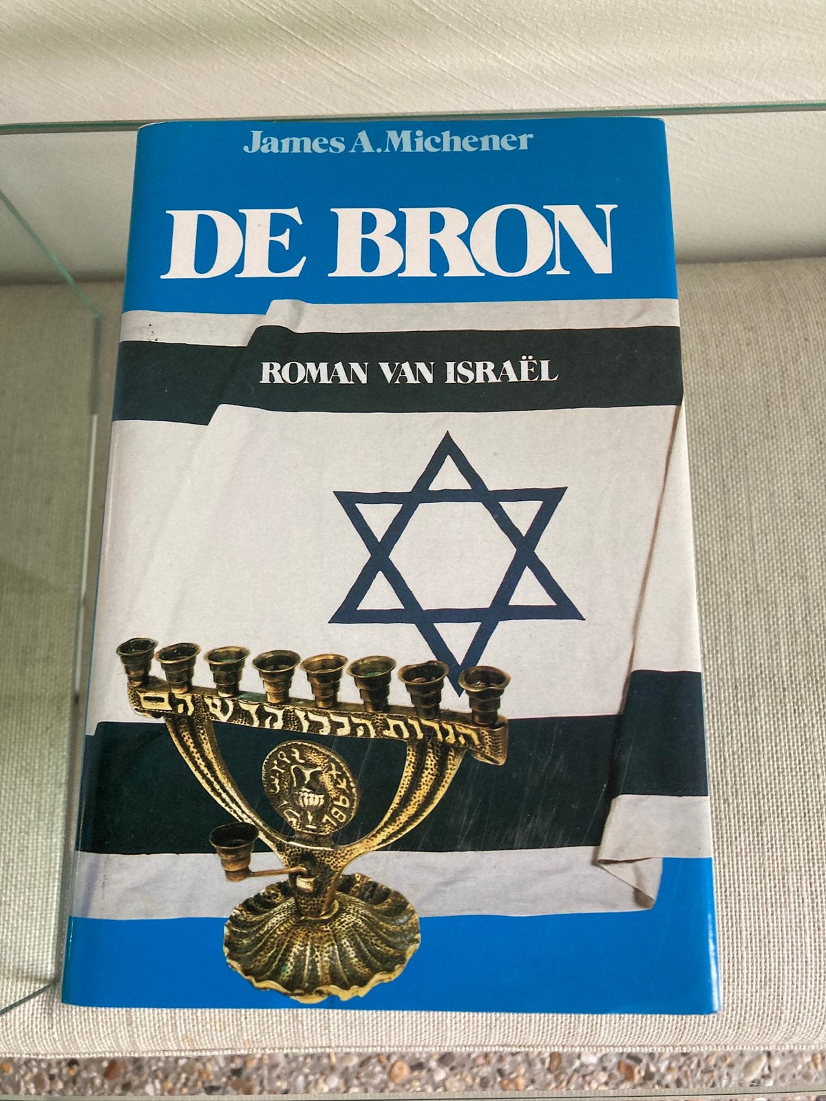 Boek de bron, roman van israel, Ophalen of Verzenden, Zo goed als nieuw