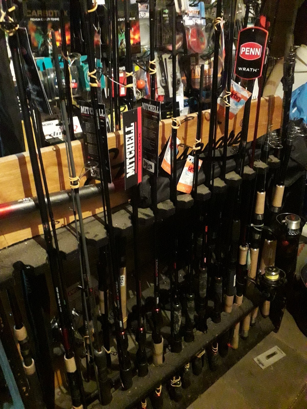 grote schuur vol hengelsport Karper Snoek witvis enz volop, Ophalen, Nieuw, Complete hengel