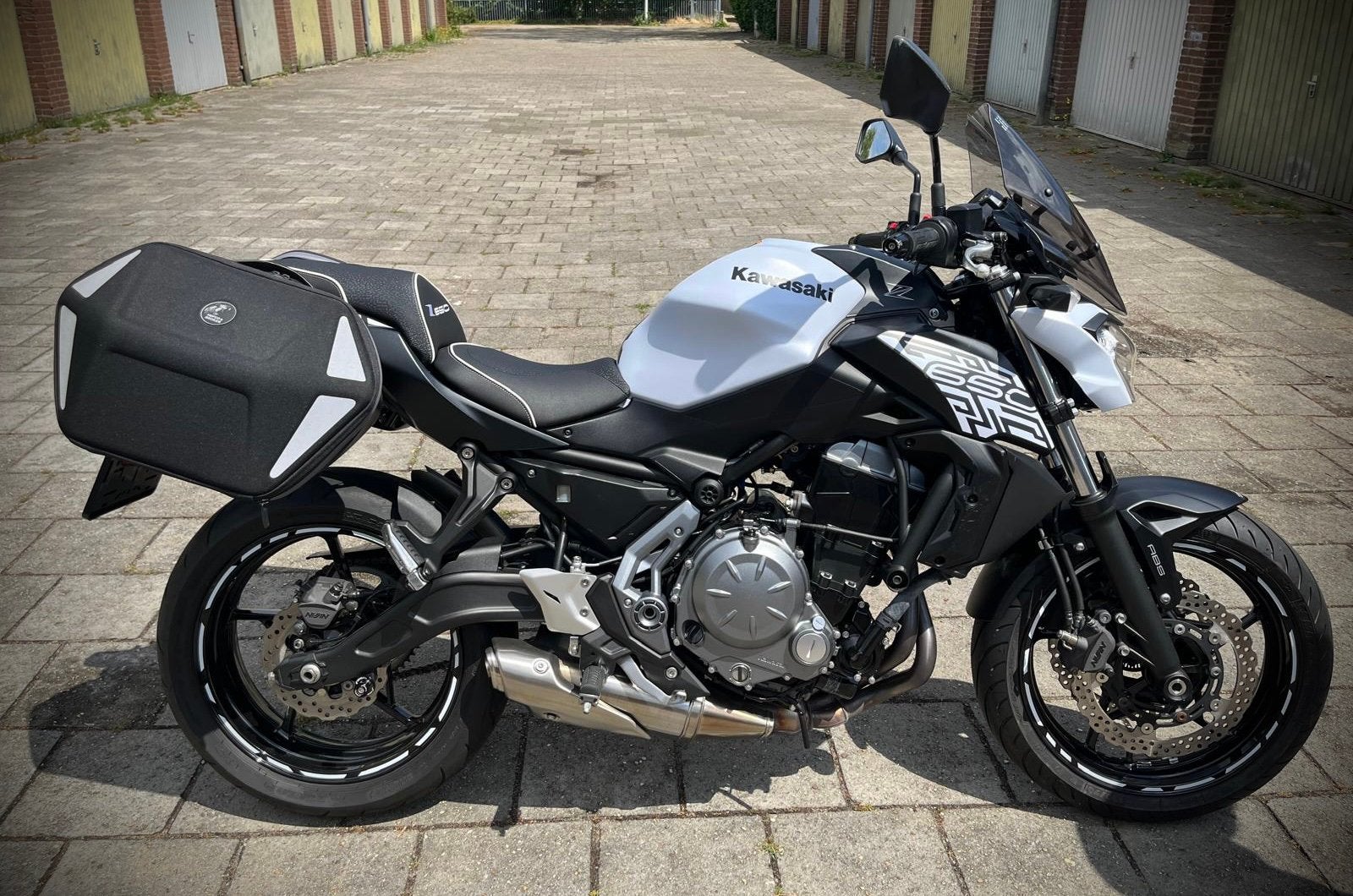 Kawasaki z650, Motoren, Handvatverwarming, 2 cilinders, Motorrijbewijs A, Gebruikt