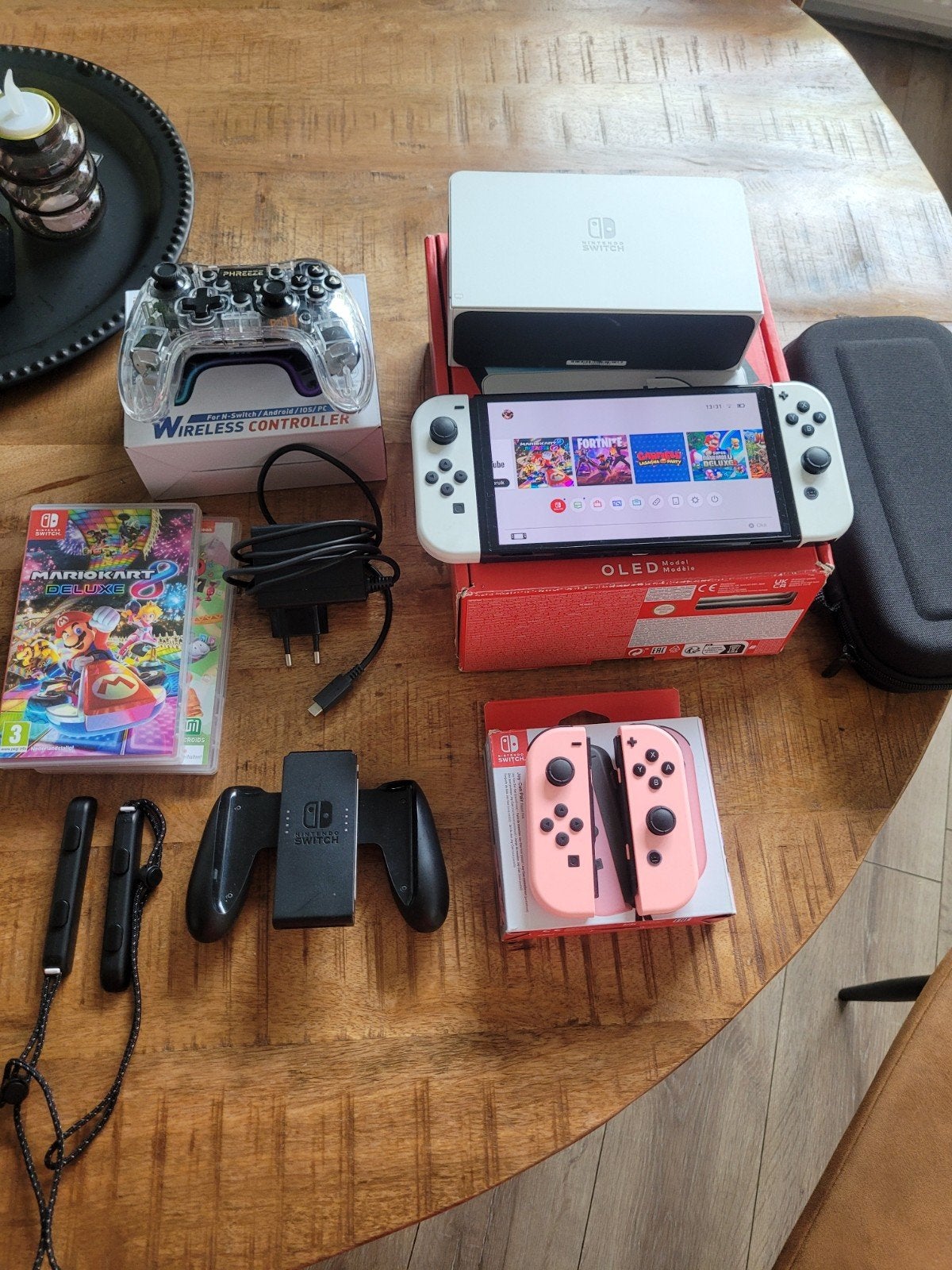 Zeer complete en nette Nintendo Switch OLED, Spelcomputers en Games, Spelcomputers | Nintendo Switch, Ophalen of Verzenden