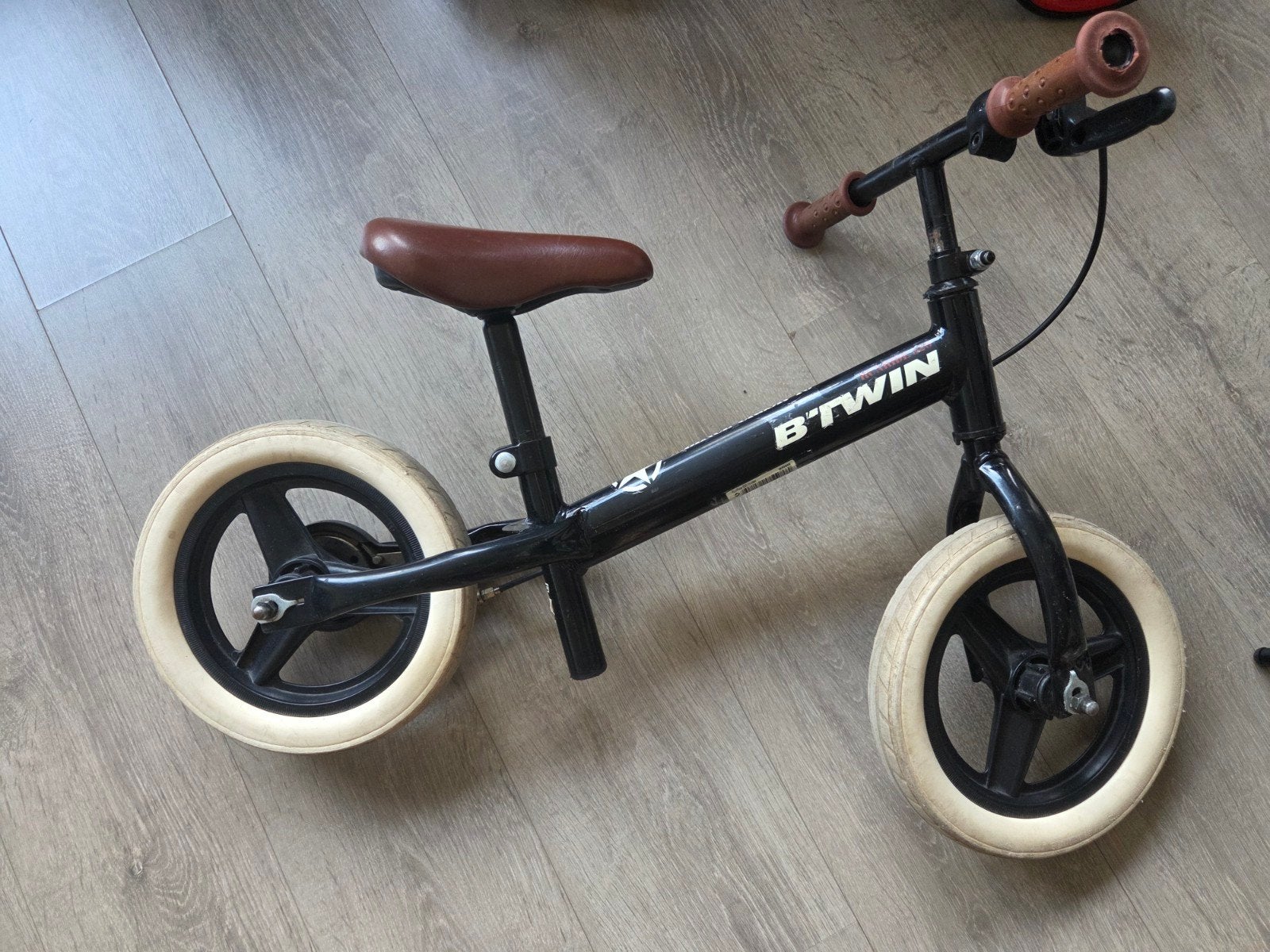 B'Twin loopfiets Runride 520 zwart, Ophalen, Gebruikt, Velgrem, Minder dan 16 inch