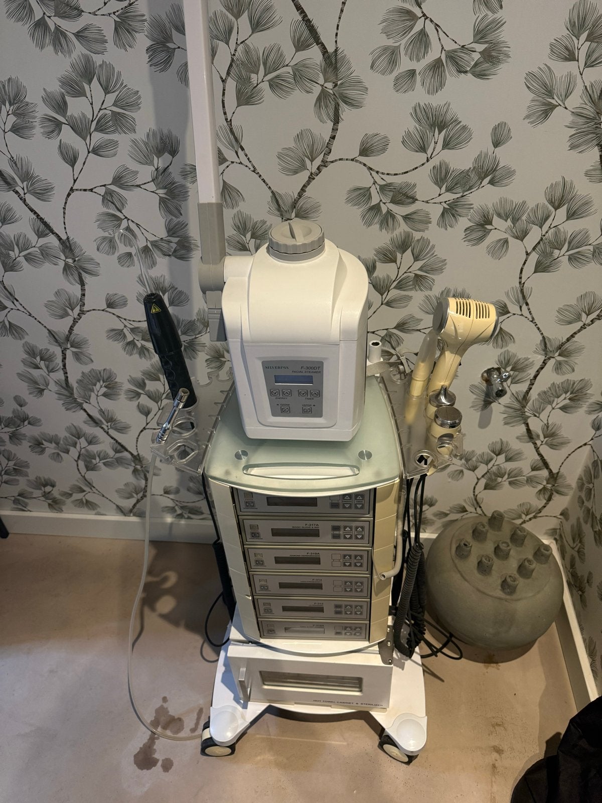 Teab🤩Beautytoren o.a. Microdermabrasie, ultrasoud therapie, Huidbehandeling