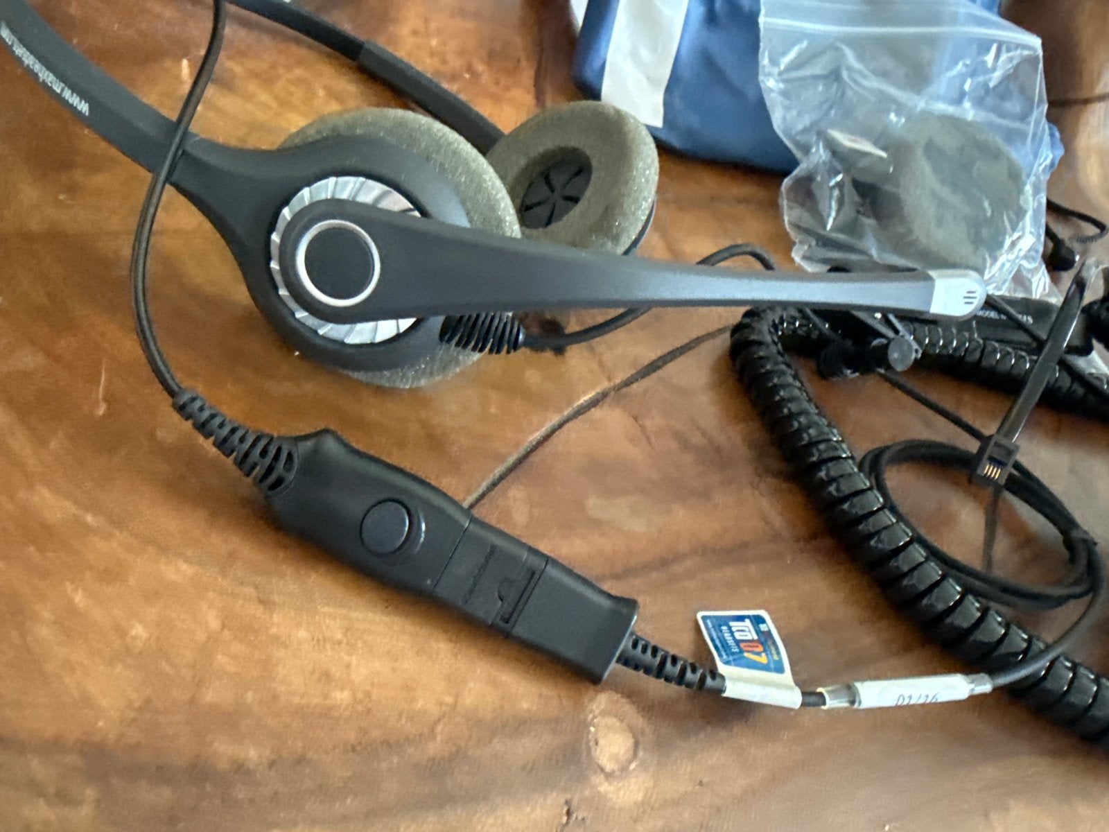 Headset - Ongebruikt met extra oortjes en kabel, Overige merken, On-ear, Ophalen of Verzenden, Zo goed als nieuw