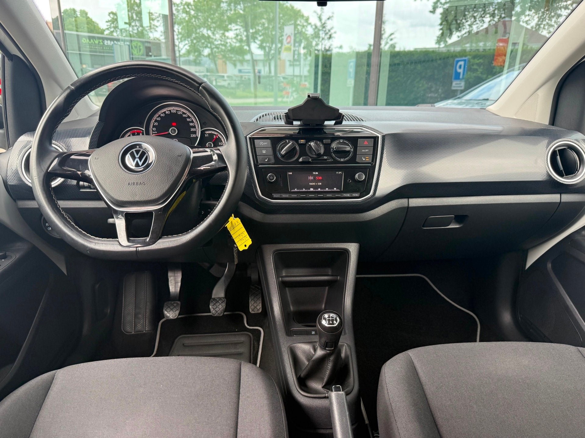 Volkswagen Up! 1.0 R-Line - Winterpakket - Navi - Airco - Bl, Auto's, Stof, Gebruikt, 4 stoelen, Bedrijf