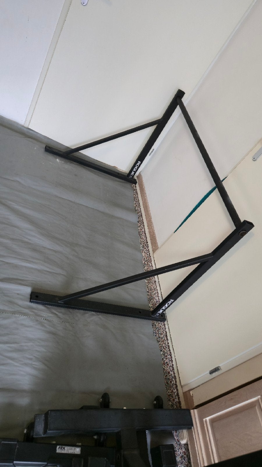 Rogue Oprekstang - Perfect voor thuistraining, Sport en Fitness, Ophalen of Verzenden, Gebruikt, Buik, Oprekstang