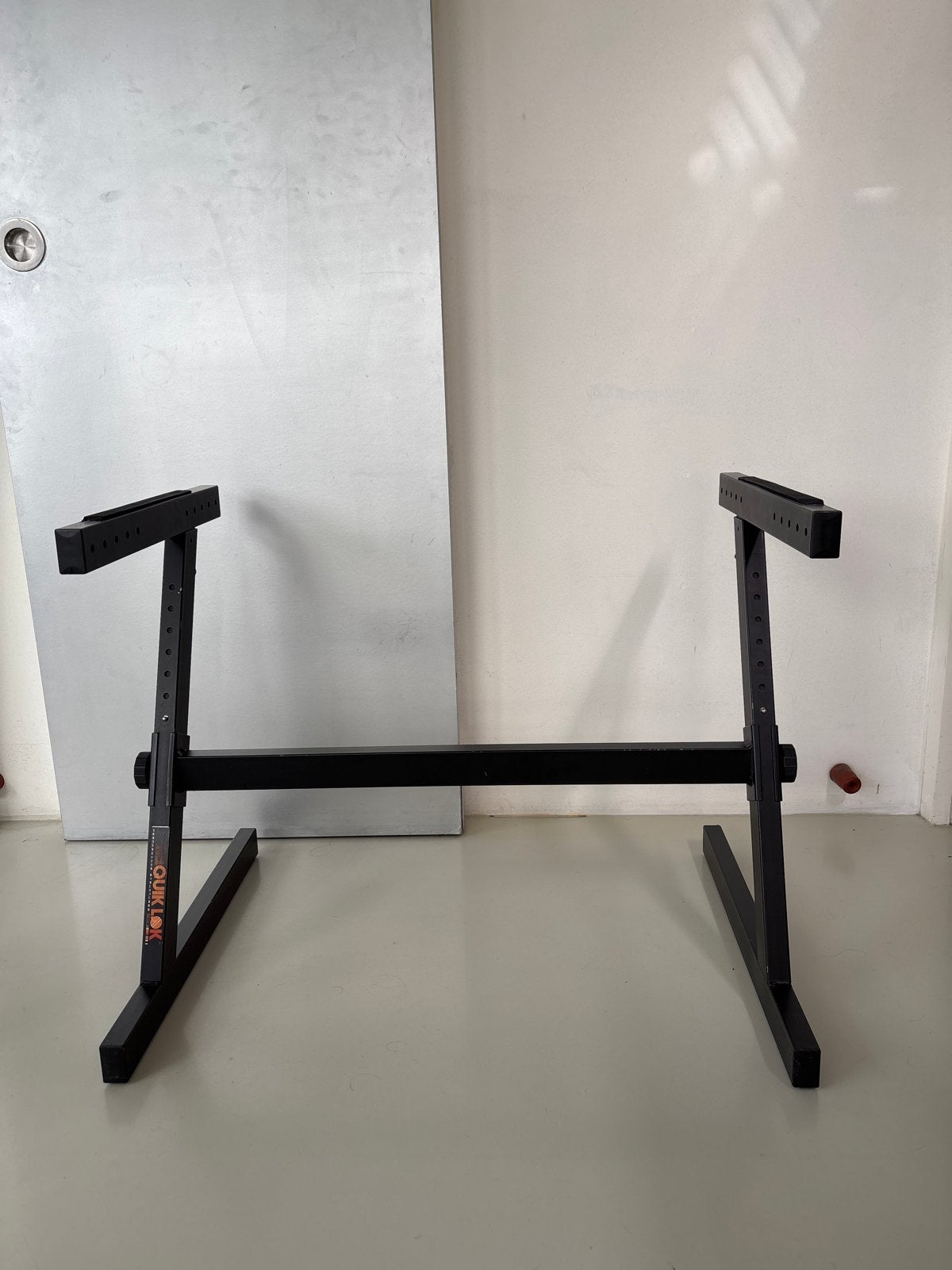 Quik Lok Z-stijl Keyboardstandaard - Zwart, Muziek en Instrumenten, Ophalen, Zo goed als nieuw, Instrumentstandaard, Keyboard of Synthesizer