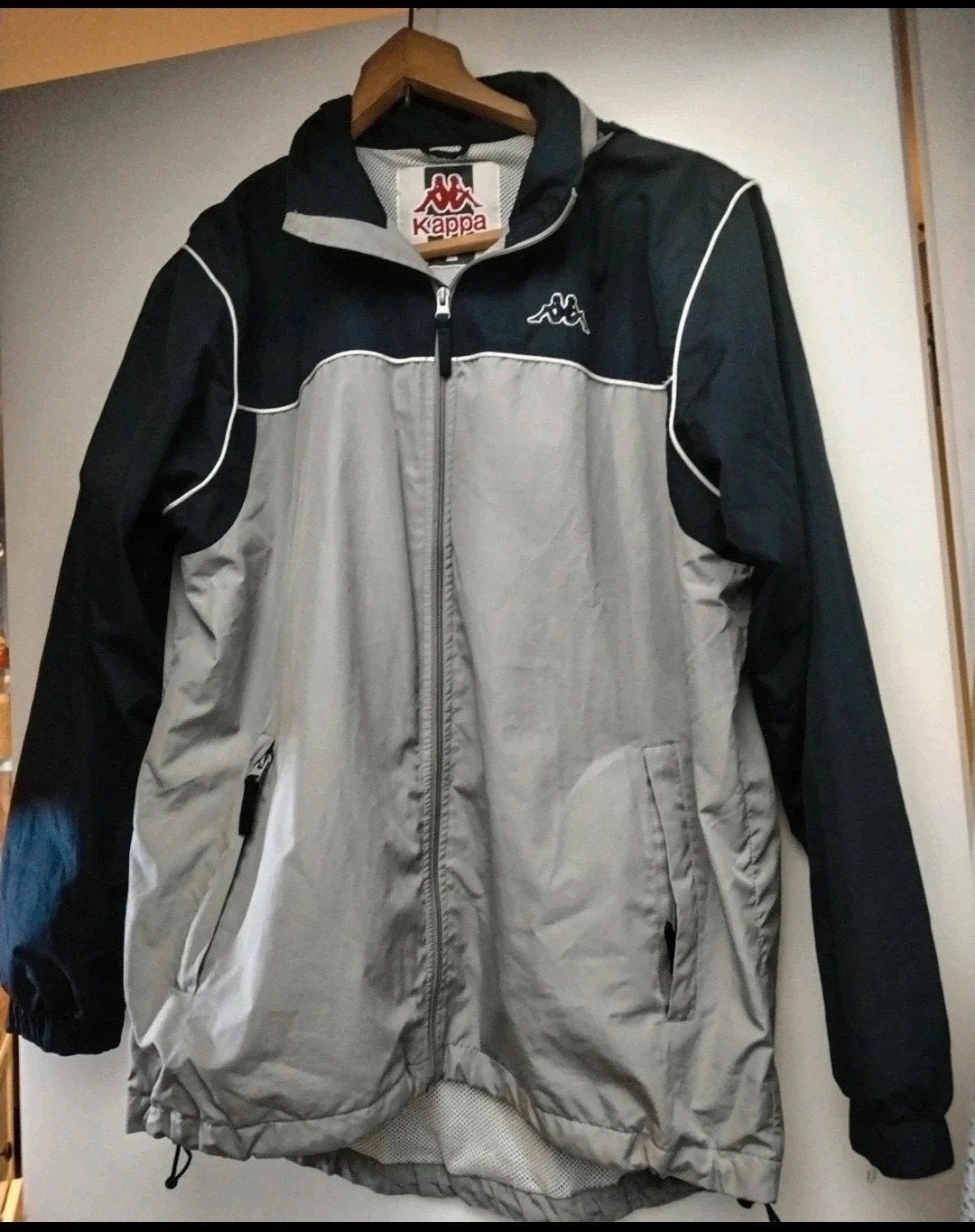 Sportieve Kappa windbreaker - grijs/donkerblauw - Maat L, Maat 52/54 (L), Kappa, Meerkleurig, Ophalen of Verzenden