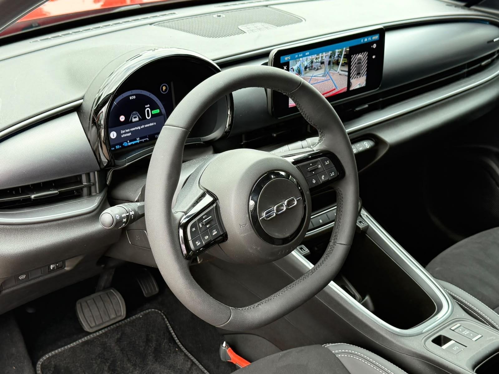 Fiat 600e Sport 54 kWh | Parkeercamera | Carplay | ACC, Gebruikt, Origineel Nederlands, SUV of Terreinwagen, 600E