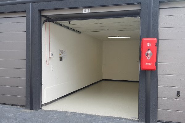 Garagebox opslag unit bedrijfsruimte loods Venlo te huur, Auto diversen, Autostallingen en Garages