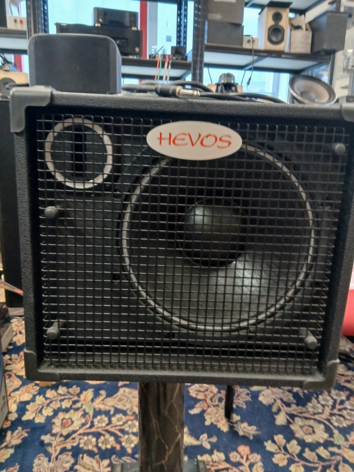 Bas amp Hevos, Ophalen, 100 watt of meer