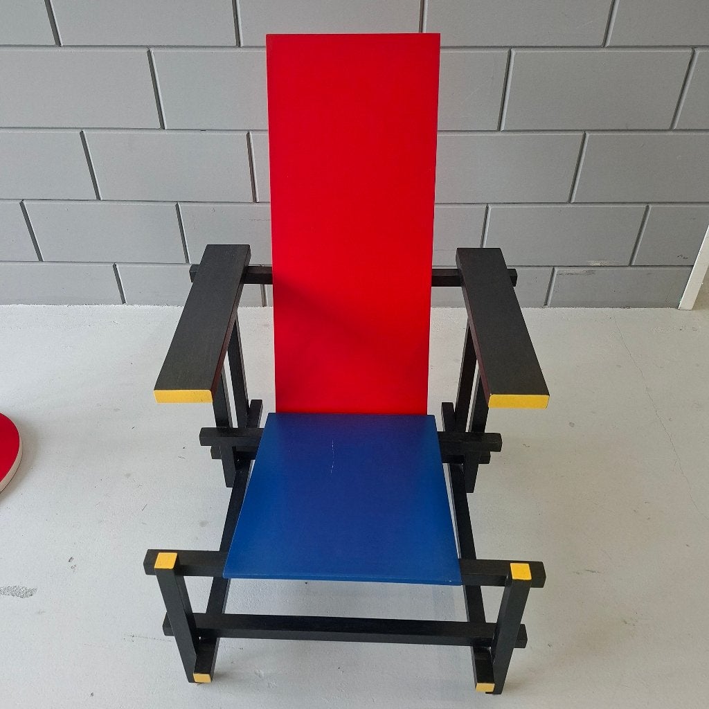 Foto 3 van Rietveld stoel en divantafeltje