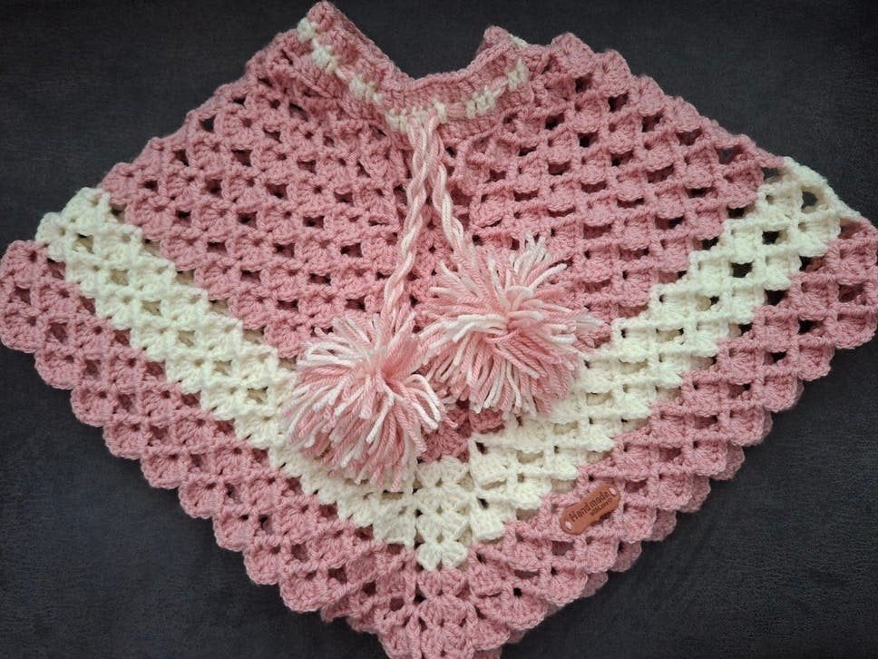 Handgemaakte Roze en Crème Gehaakte Poncho voor Baby's, Ophalen of Verzenden, Nieuw, Handgemaakt, Meisje
