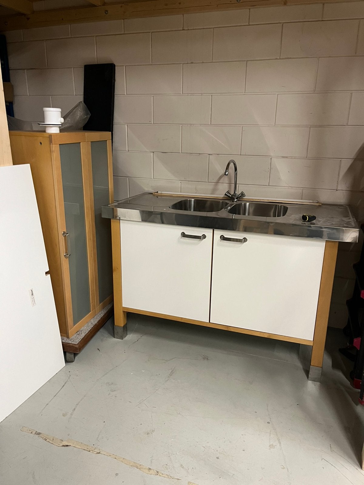 Keuken overal te plaatsen zonder gedoe, Huis en Inrichting, Keuken | Complete keukens, Ophalen, Zo goed als nieuw, Wit, Enkelwandige keuken