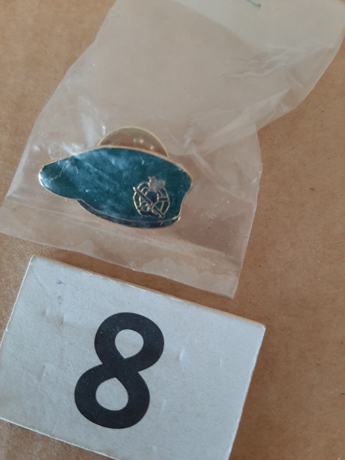 commando baret pin speld, Ophalen of Verzenden, Landmacht, Nederland, Embleem of Badge