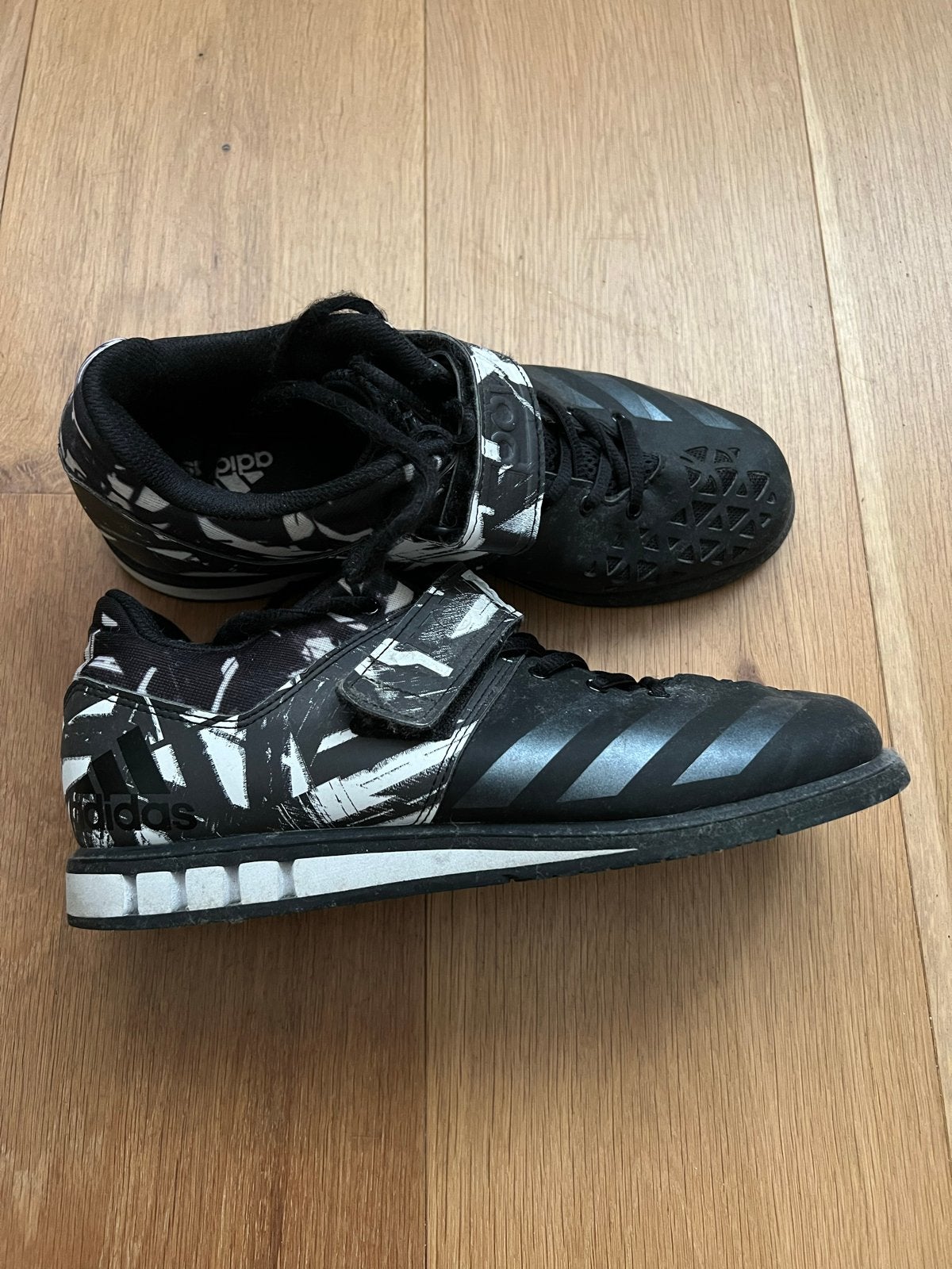 Adidas deadlift schoenen - Maat 41,5, Ophalen, Gebruikt, Benen, Overige typen