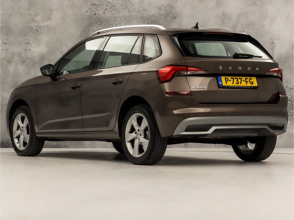 Skoda Kamiq 1.0 TSI Sport Automaat (APPLE CARPLAY, GROOT NAV, Auto's, Skoda, 12 maanden, Stof, Gebruikt, Kamiq