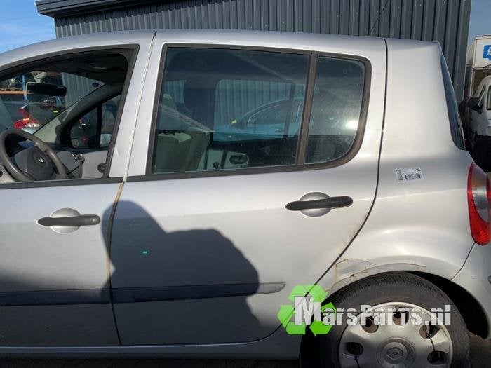 Portier 4Deurs links-achter van een Renault Modus (TED69)