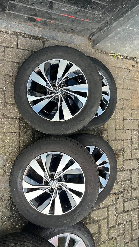 Nette volkswagen Polo 15 inch velgen en banden, Ophalen, Gebruikt, 15 inch, Banden en Velgen