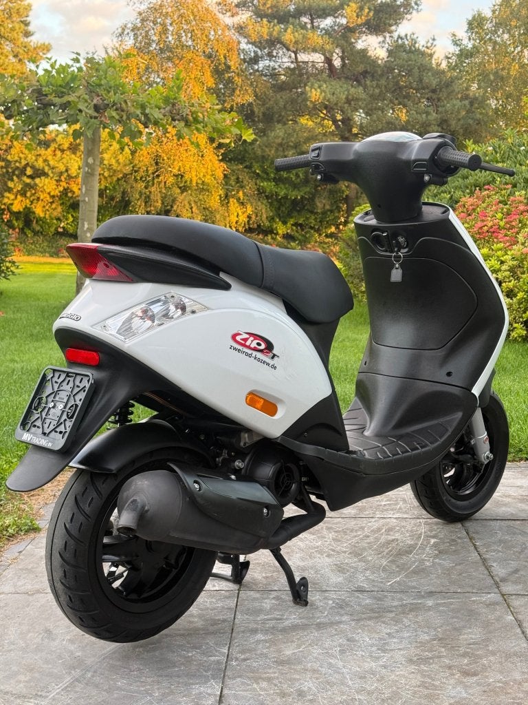 ⭐️Piaggio zip 2 takt wit Zeer nette staat 5000 km⭐️, Niet ingevuld, Niet ingevuld, Niet ingevuld