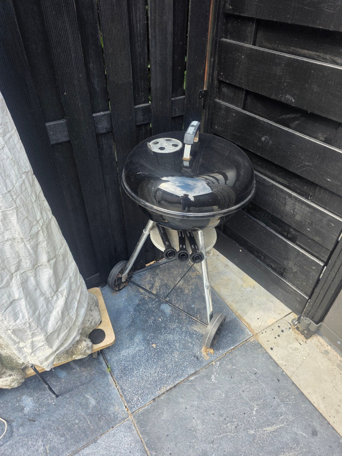 Weber BBQ Kolenbarbecue Compact Kettle 47 cm, Tuin en Terras, Houtskoolbarbecues, Ophalen, Gebruikt, Weber