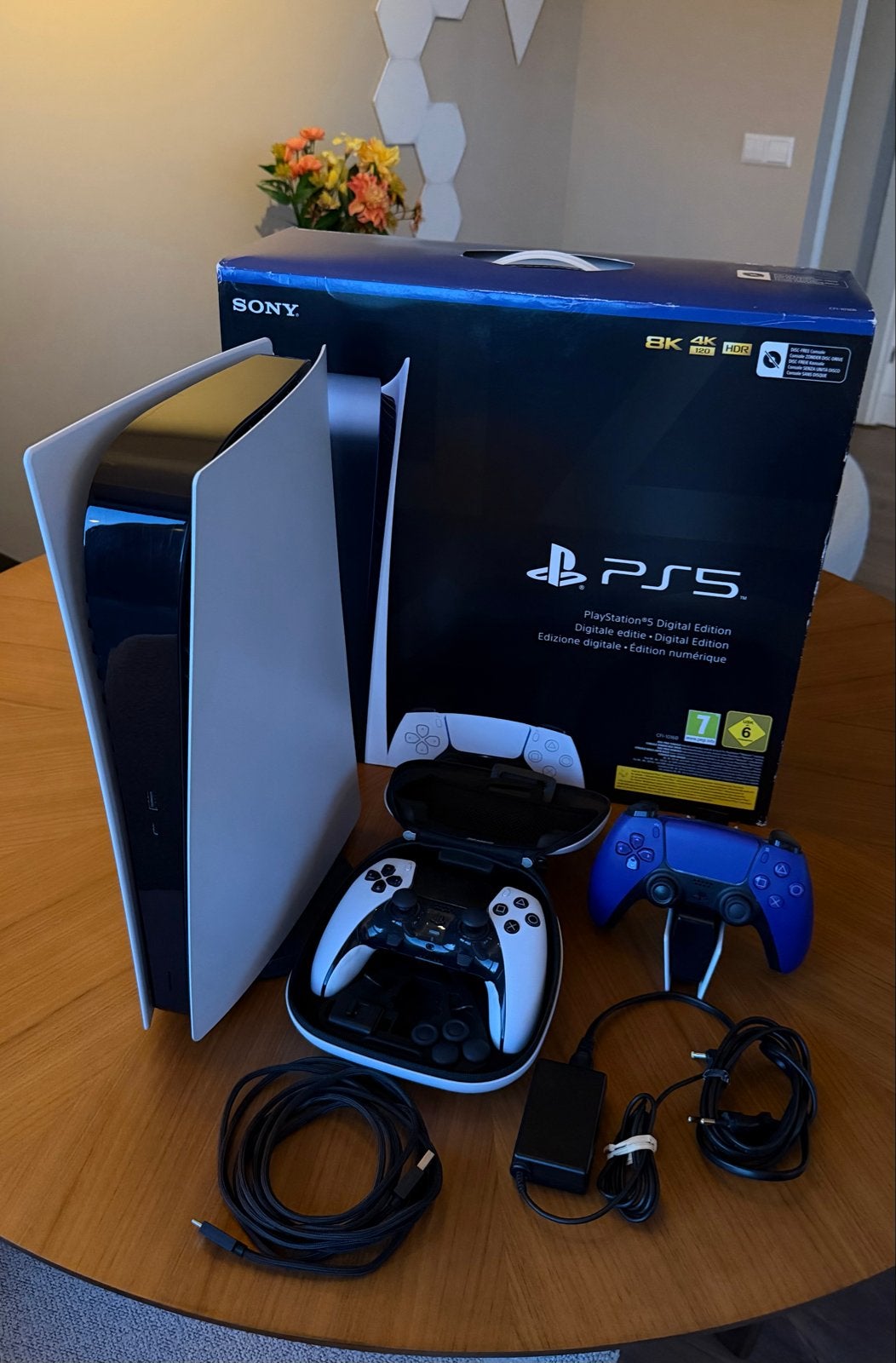 PS5 Digital Edition met DualSense Edge & Paarse Controller, Ophalen of Verzenden, Zo goed als nieuw