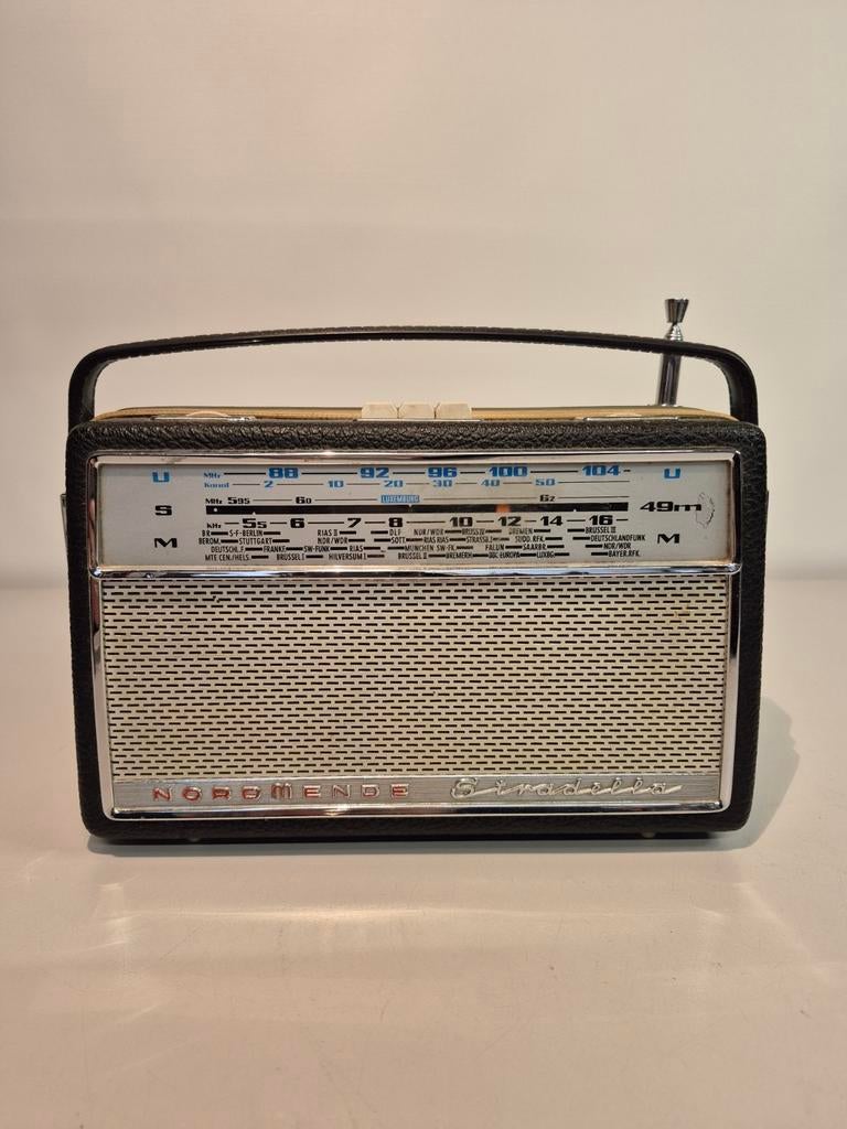Nordmende stradella transistor radio, Ophalen of Verzenden