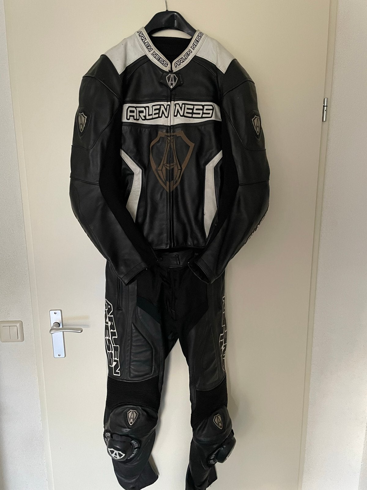 Arlen Ness leren combipak en tevens winterpak Macna, Motoren, Kleding | Motorkleding, Ophalen, Tweedehands, Heren, Combipak