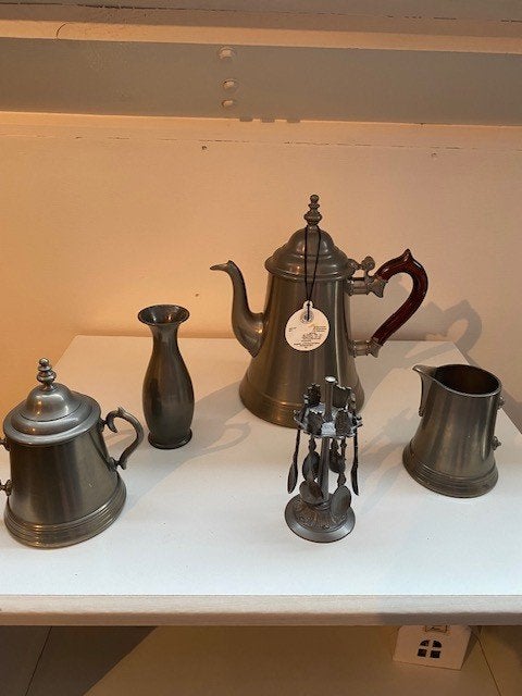 T.k.a. Tinnen thee servies plus theelepelmolentje, Ophalen
