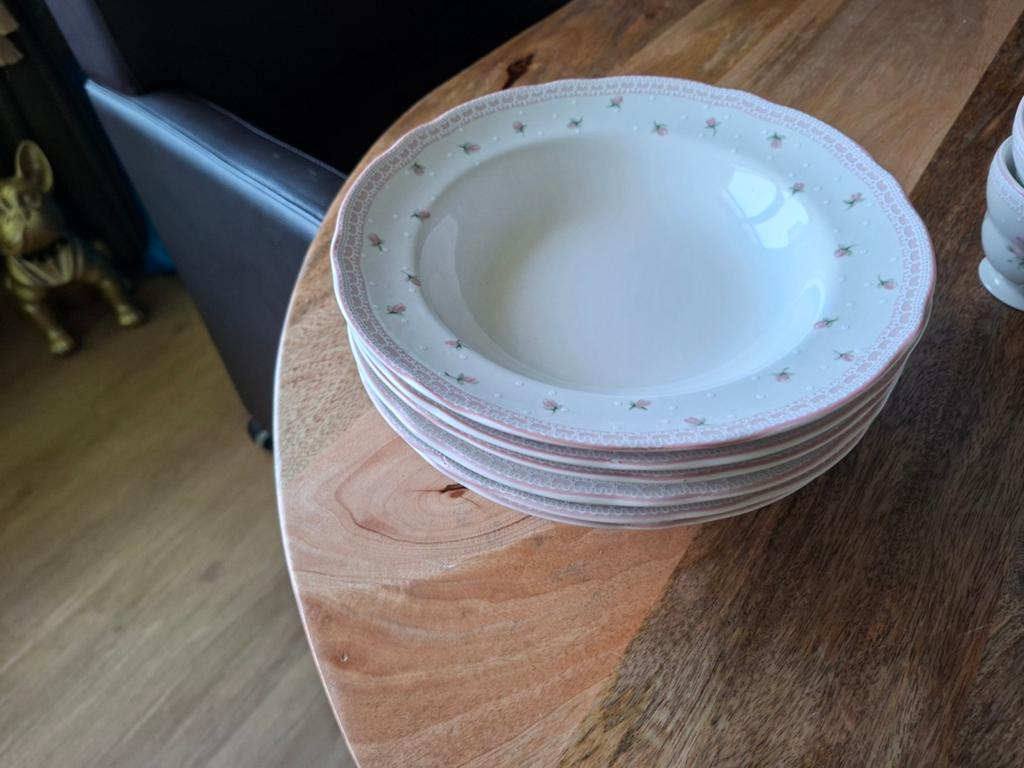 Cambridbge servies met roze bloemmotief, Keramiek, Nieuw, Ophalen of Verzenden, Overige stijlen