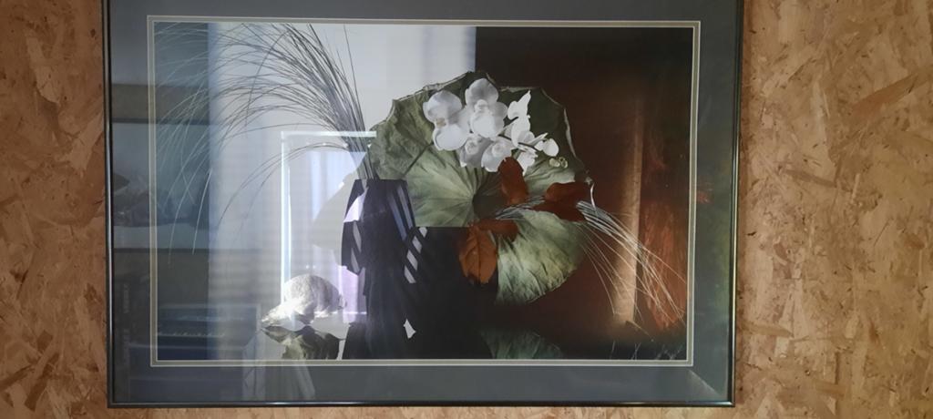 Schilderij met bloemen en bladeren in lijst, Ophalen