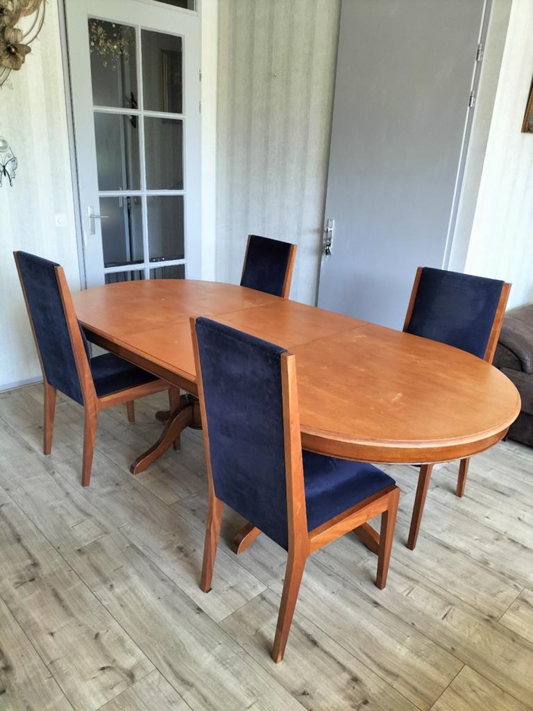 Te koop aangeboden. Wortel noten eethoek, Huis en Inrichting, Tafels | Eettafels, Gebruikt, 200 cm of meer, Rechthoekig, 50 tot 100 cm