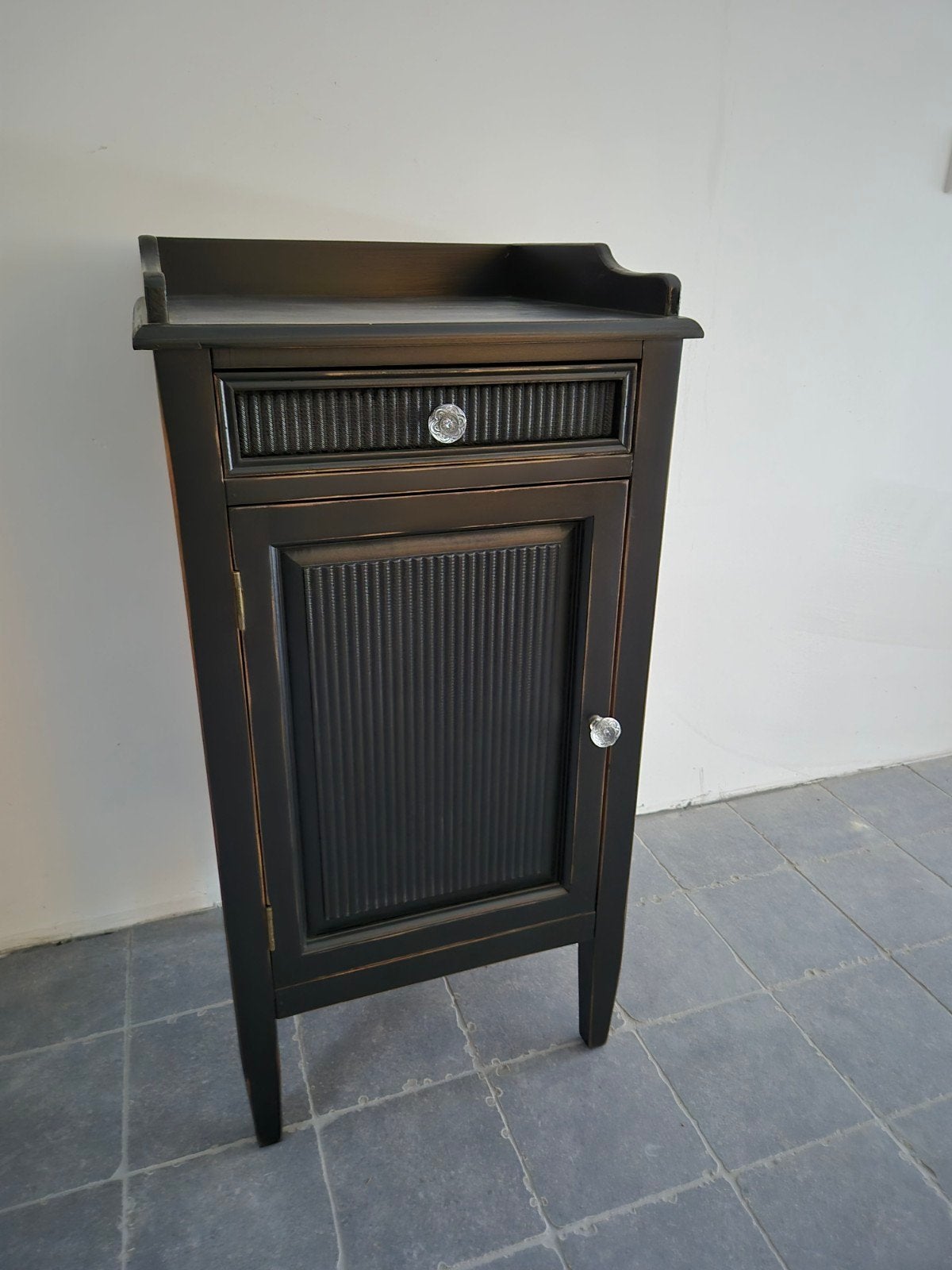 Kastje / klein dressoir, Huis en Inrichting, Ophalen, 25 tot 50 cm, Minder dan 50 cm, Met deur(en)