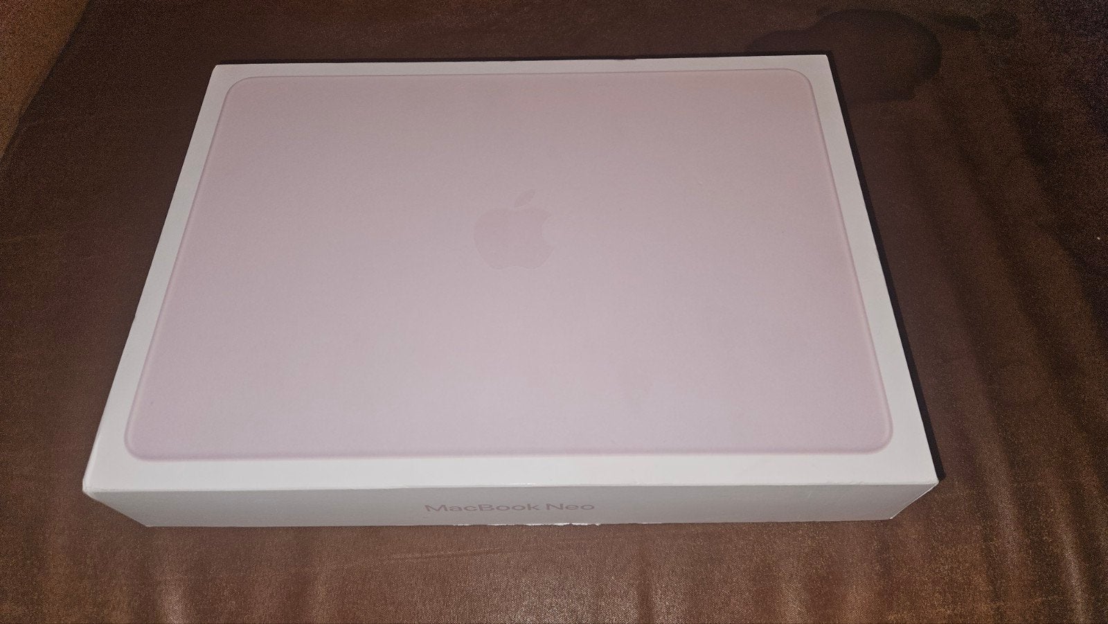 gloednieuw inclusief factuur MacBook Neo in Blush Kleur - 13, Computers en Software, Ophalen, Qwerty, 8 GB, 13 inch