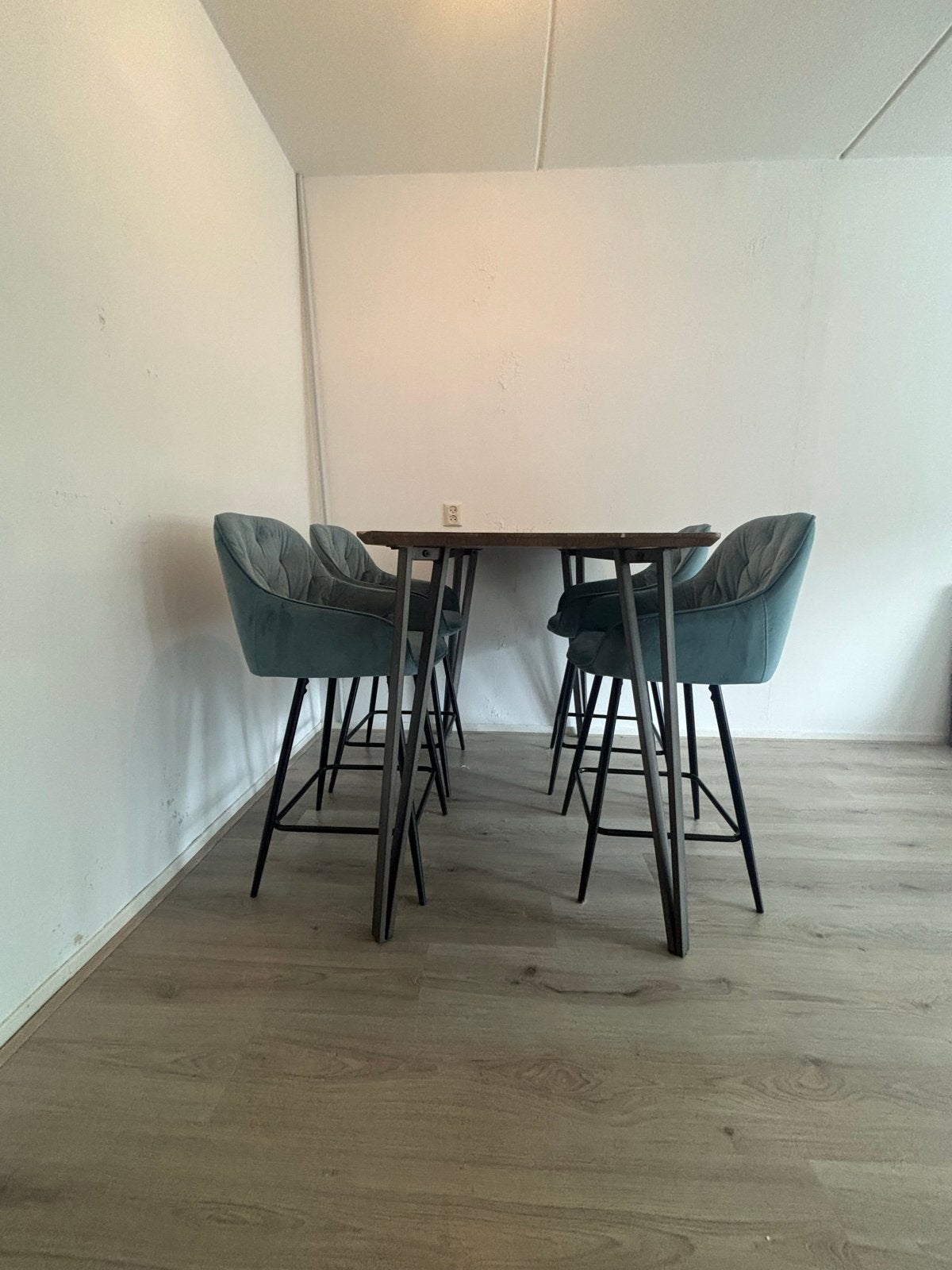 Hoge bartafel met 4 barstoelen, Ophalen, Gebruikt, 90 cm of meer, 4 krukken
