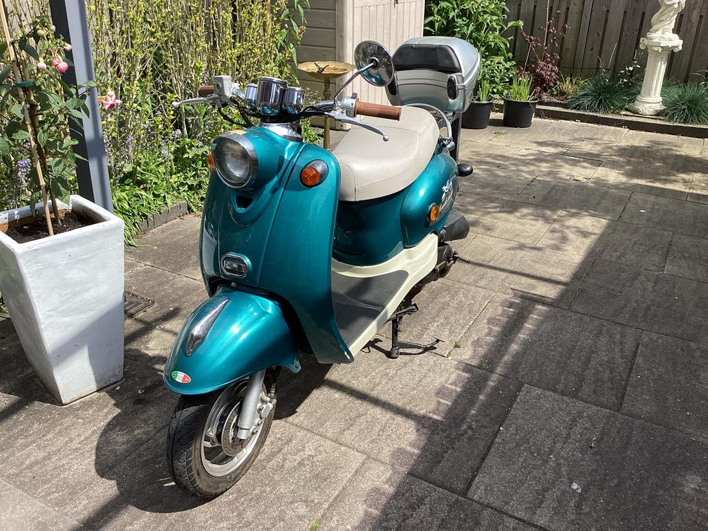 ZNEN Presto Gatto Scooter - Groen/Wit, Fietsen en Brommers, Brommeronderdelen | Scooters, Gebruikt, Overige typen, Ophalen, Overige merken