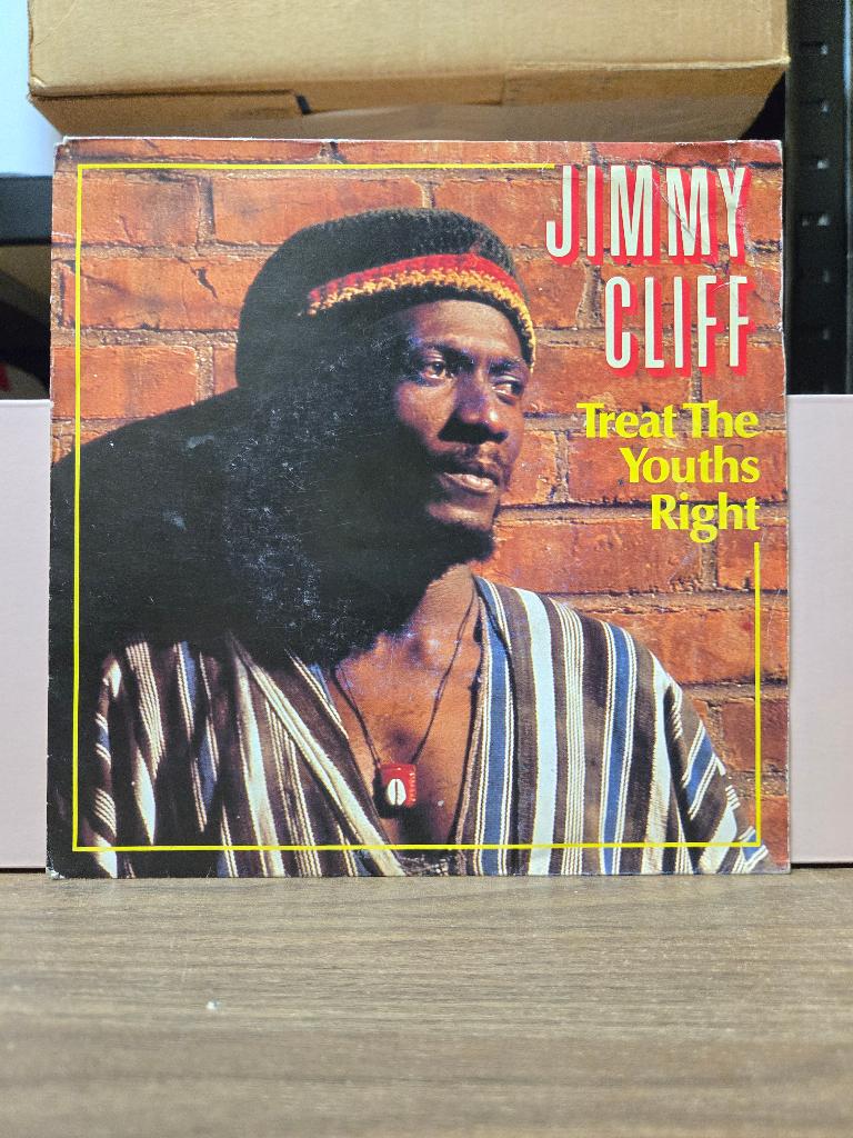 Jimmy Cliff - Treat the youth right, 7 inch, Ophalen of Verzenden, Zo goed als nieuw, Pop