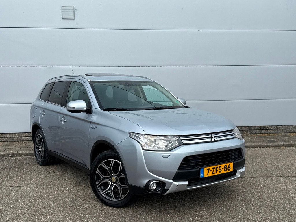Mitsubishi Outlander 2.0 PHEV Instyle X-Line (bj 2015) LEER|, Auto's, Mitsubishi, Bedrijf, Te koop, Outlander, 4x4, ABS, Achteruitrijcamera