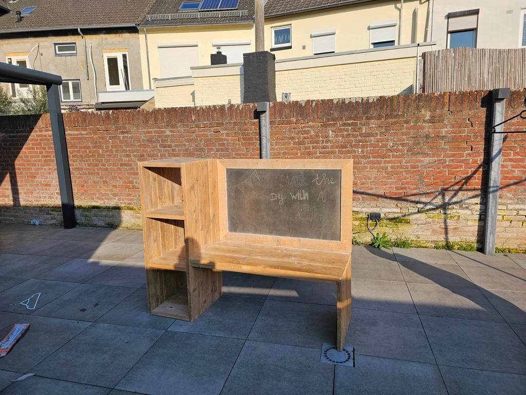 Krijtbord met tafel en kast, Ophalen, Gebruikt, Hout