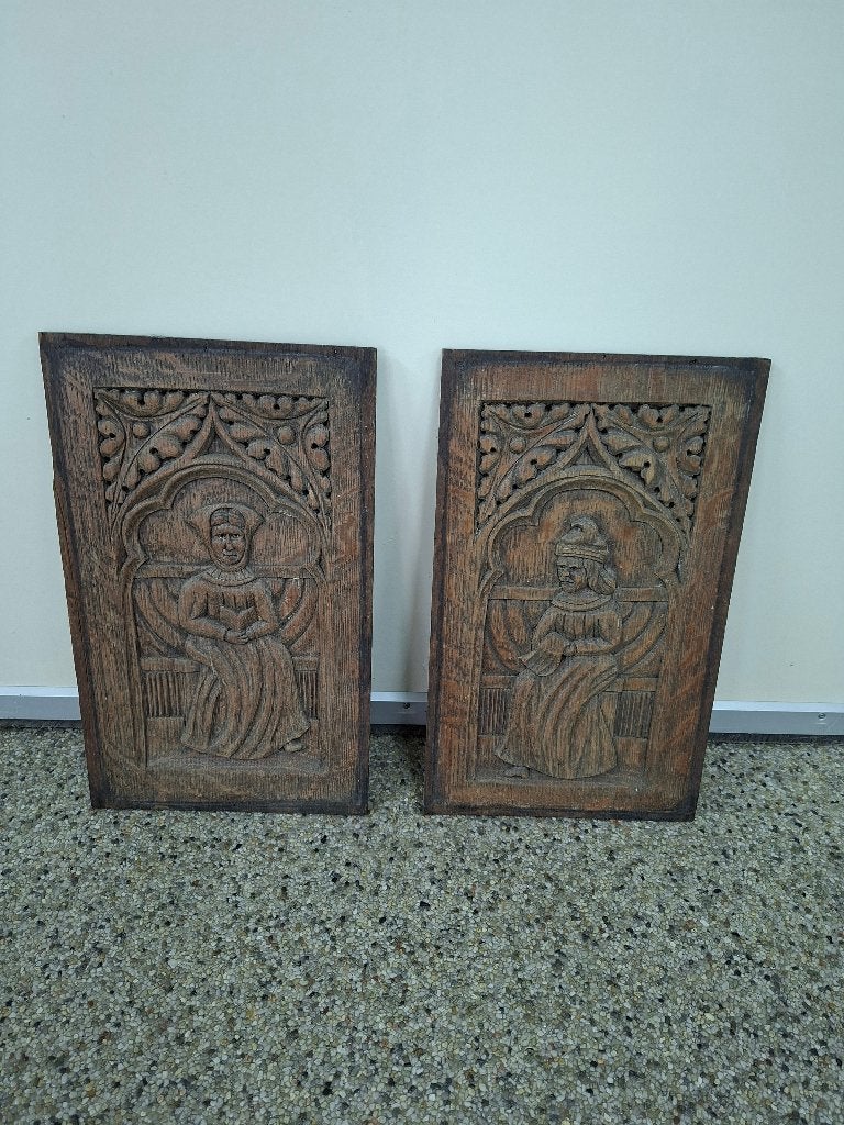 Twee antieke houten wandpanelen met figuren, Ophalen, Groep mensen, Wanddecoratie, 20 - 50 cm