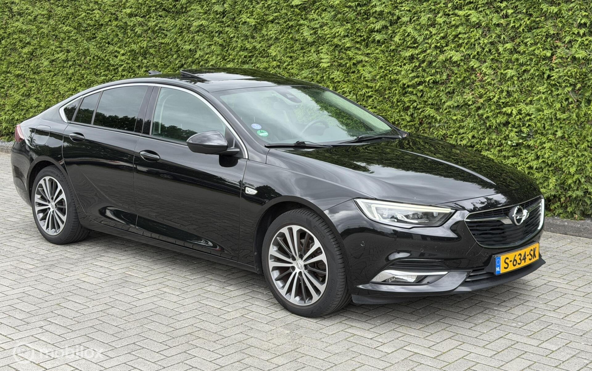 Opel Insignia Grand Sport 1.5 Turbo Auto Executive HUD Trekh, Gebruikt, 4 cilinders, 700 kg, Zwart
