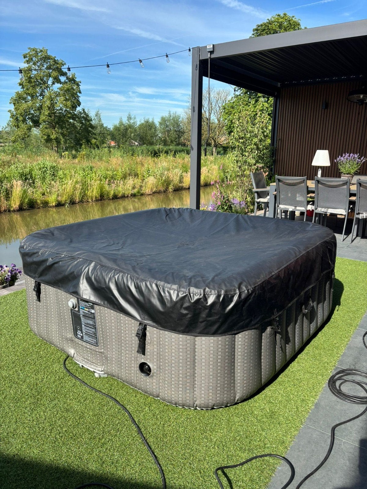 Kapotte opblaasbare jacuzzi, Ophalen, Gebruikt, Opblaasbaar, Inbouw