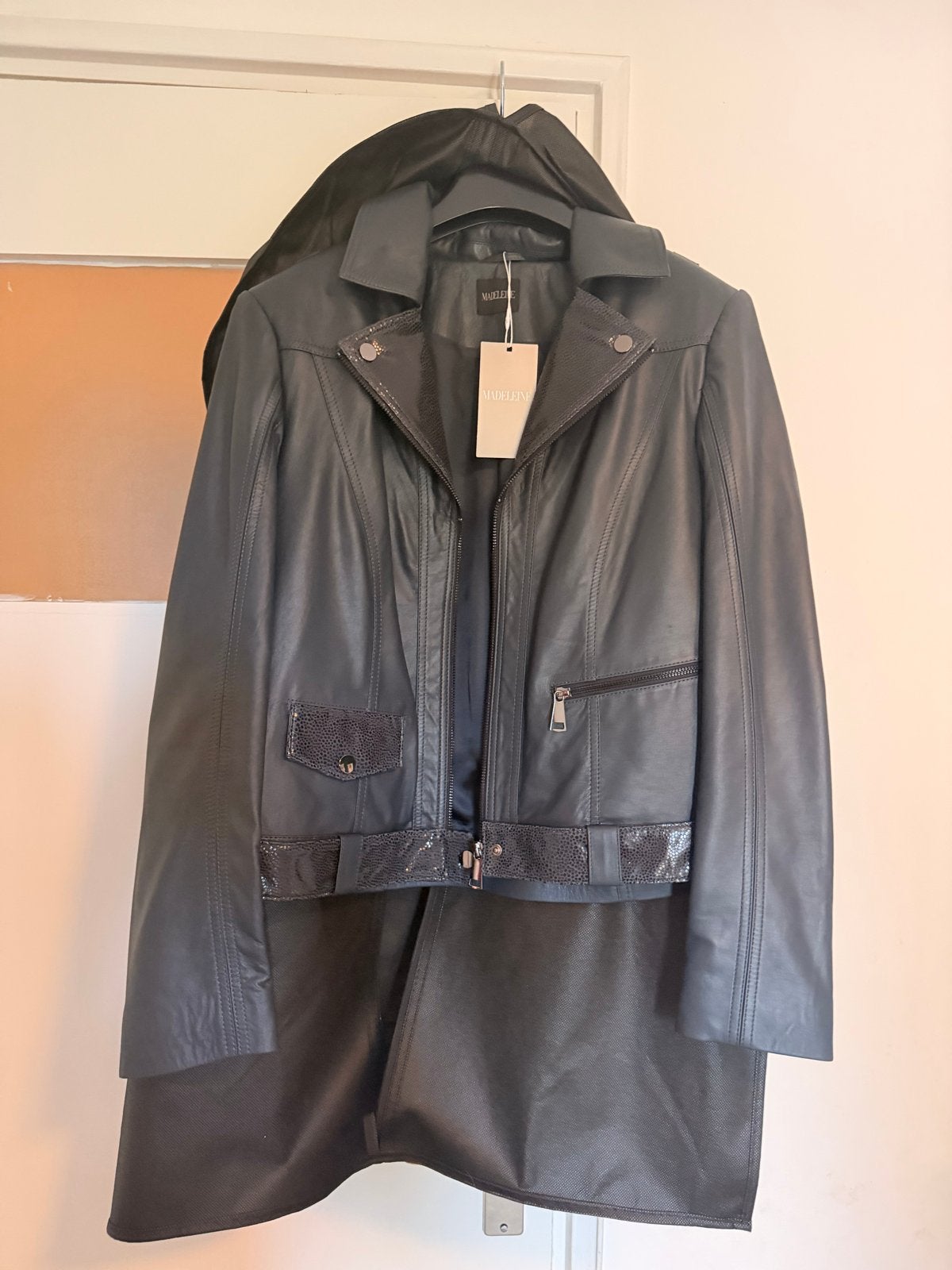 Madeleine Leren Jasje Lamsnappa - Nieuw met kaartjes, Kleding | Dames, Ophalen of Verzenden, Nieuw, Maat 38/40 (M), Zwart