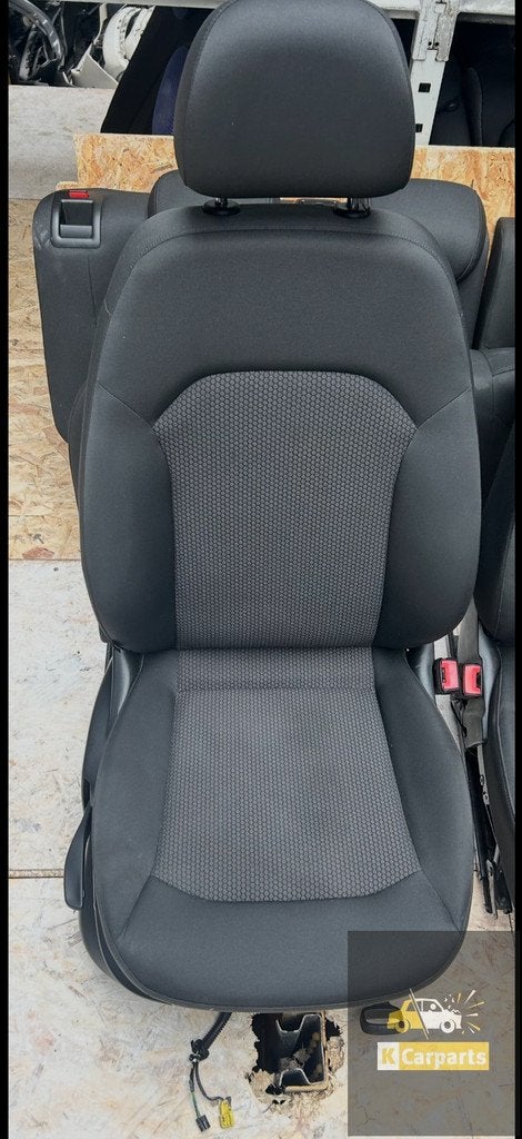 Audi a1 8X1 2013-2017 stoel Rechts Origineel bestuurders sto, Gebruikt, AUDI AG, Auto-Union-Strasse 1
85045  Ingolstadt, DE, Kundenbetreuung@audi.de
