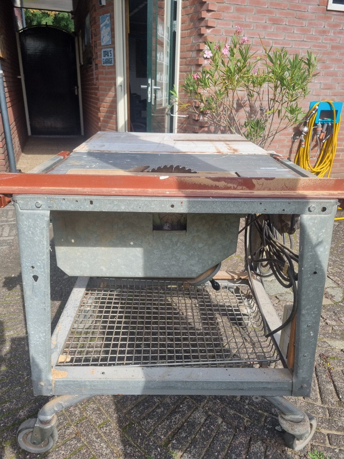 Zaagtafel op wielen - 220V, zaagdiepte ca. 90 mm, Ophalen of Verzenden