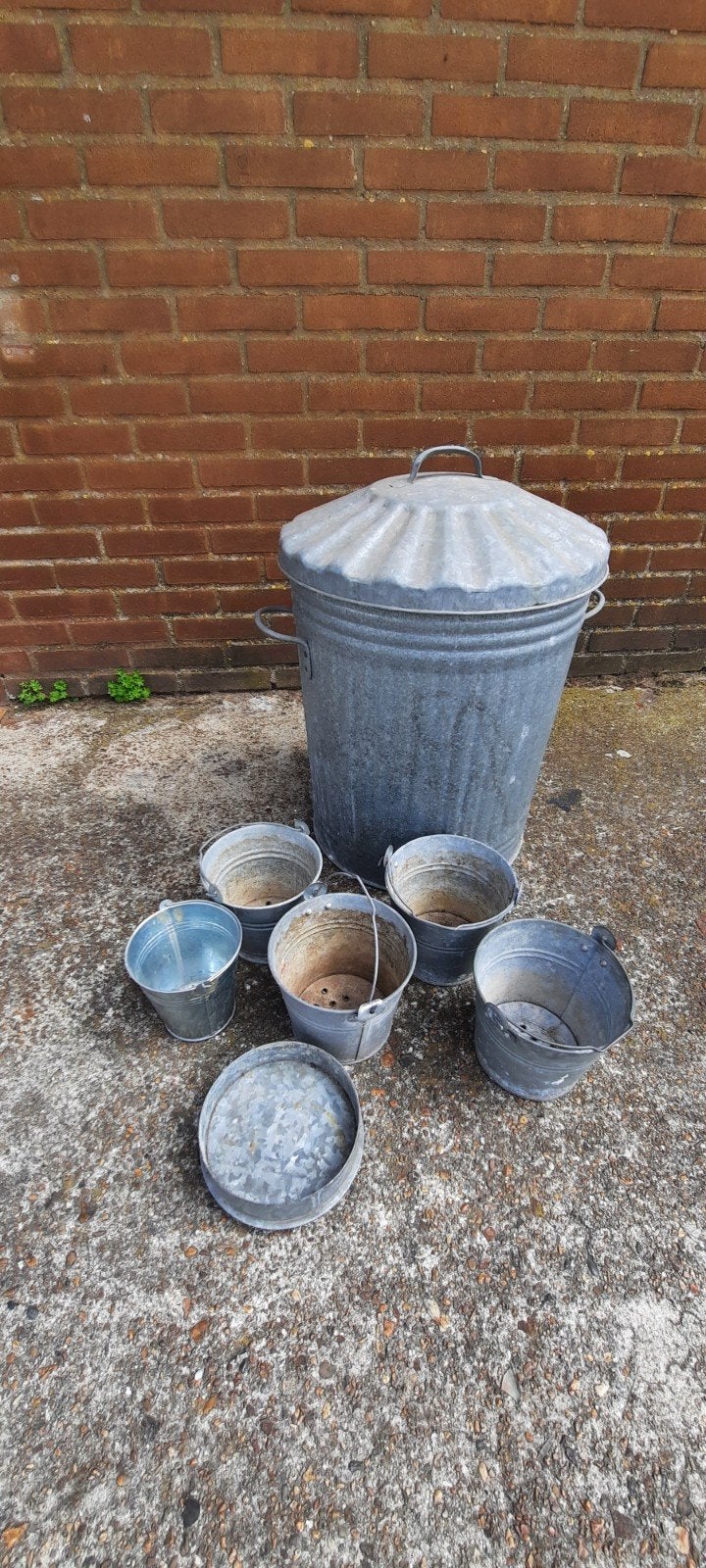 Zinken afvalemmer met deksel en kleine bloempotjes, Ophalen of Verzenden, Gebruikt, Zink, Met deksel